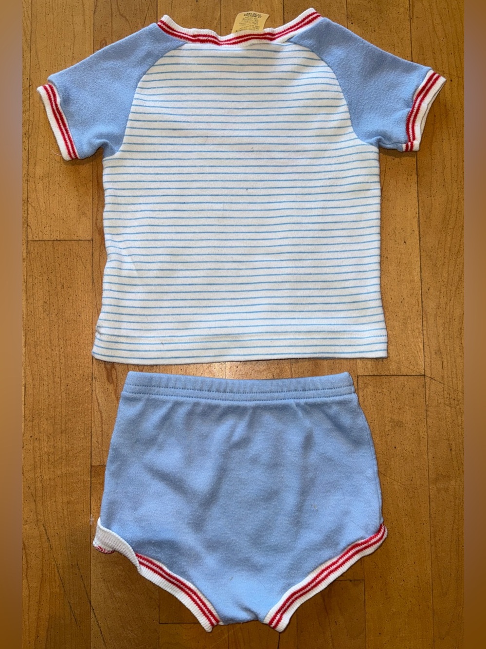 Vintage 80’s Carter’s 2-piece Rookie outfit 18 months - Picture 2 of 3